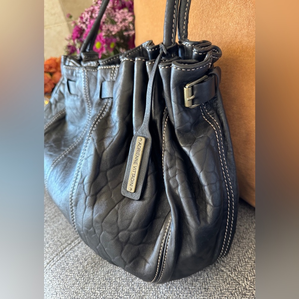Adrienne Vittadini Gorgeous Black Leather Shoulder Bag - Picture 3 of 12
